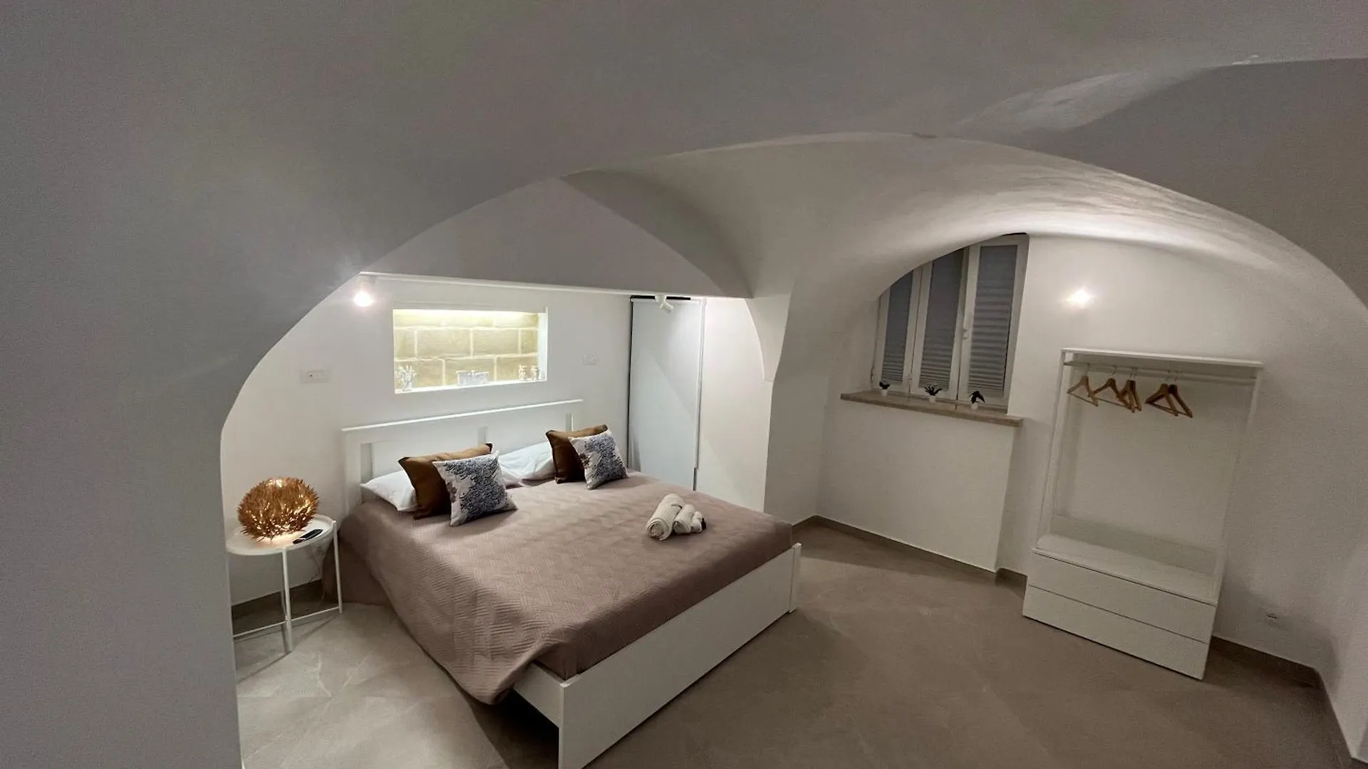 Palazzo Dei Duchi D'Amico - Apartment -