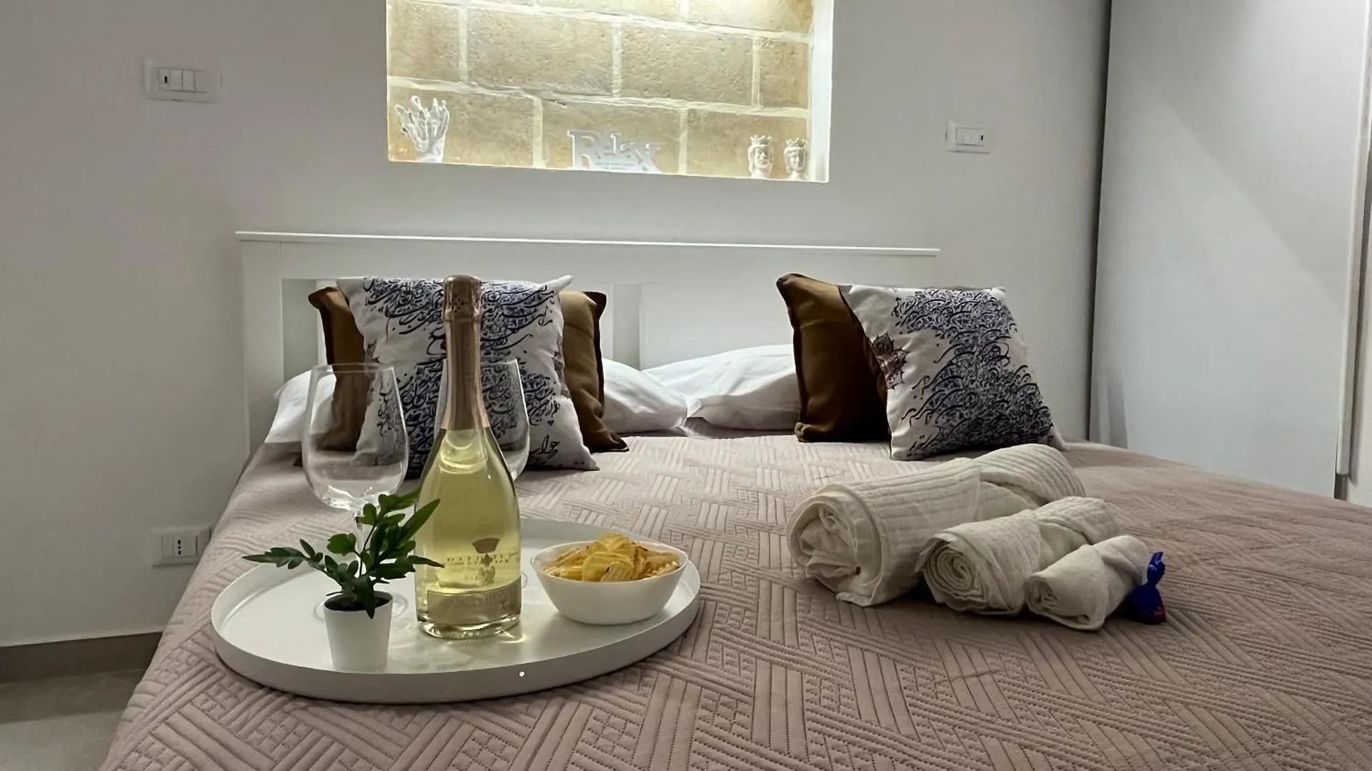 Palazzo Dei Duchi D'Amico - Apartment -