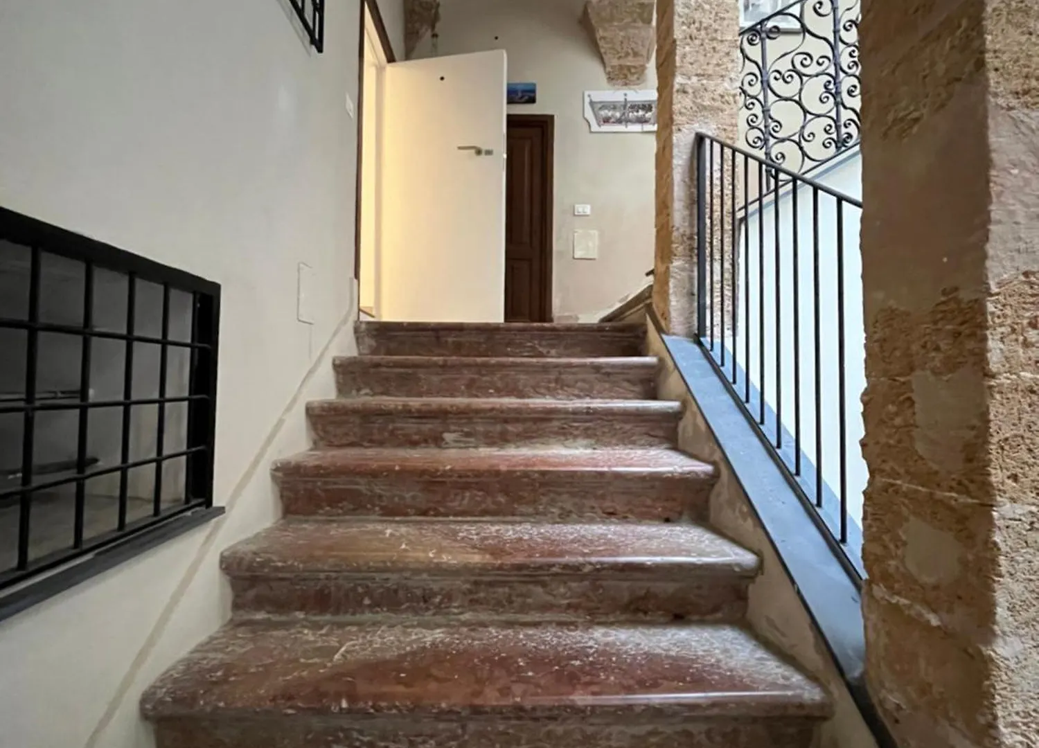 Palazzo Dei Duchi D'Amico - Apartment -
