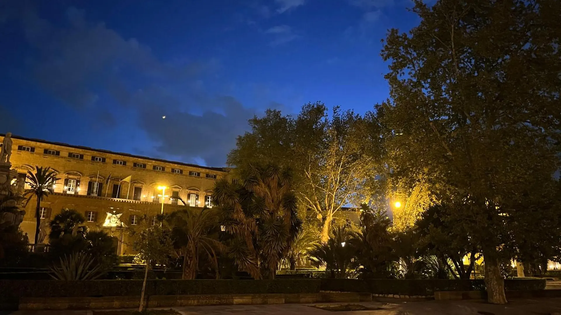 Palazzo Dei Duchi D'Amico - Apartment -