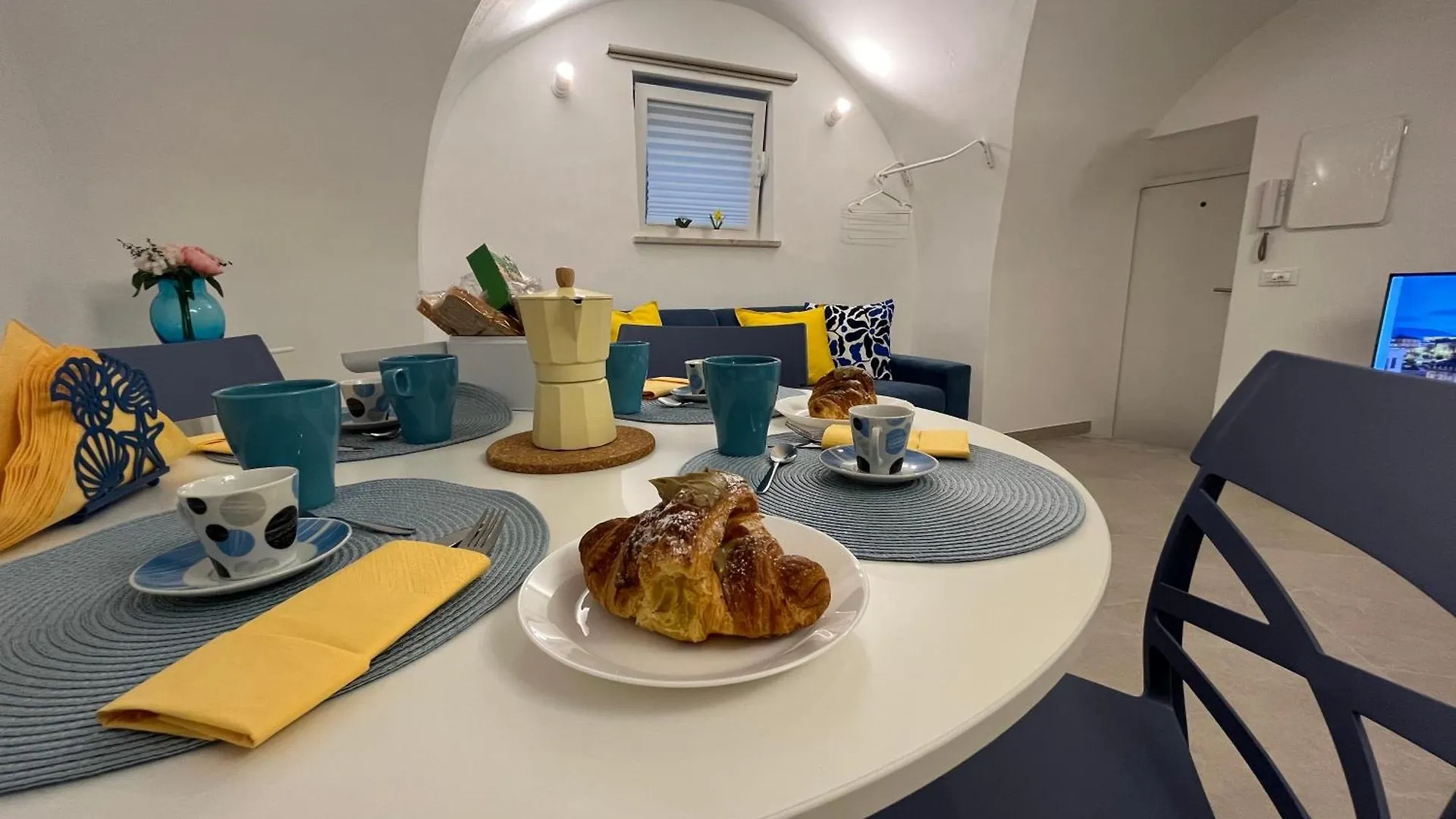 Palazzo Dei Duchi D'Amico - Apartment -