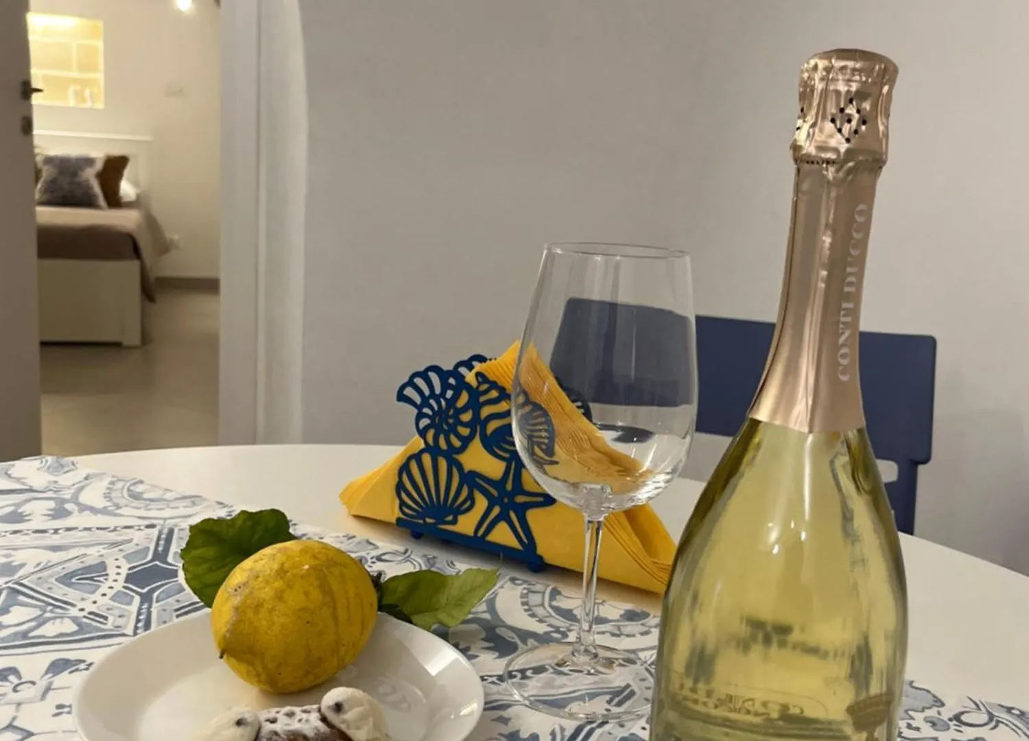 Palazzo Dei Duchi D'Amico - Apartment -
