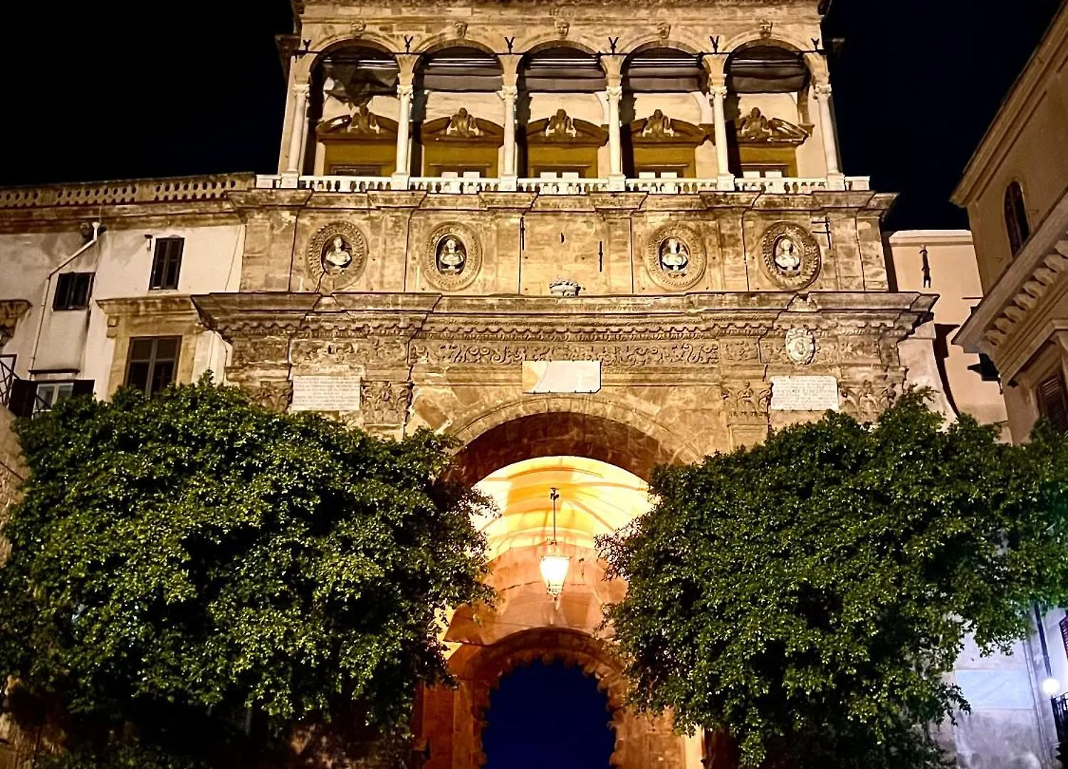 Palazzo Dei Duchi D'Amico - Apartment -